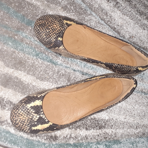 Clarks Indigo Snake Skin print Flats - Picture 3 of 5